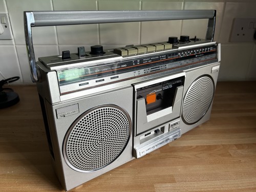 Vintage aiwa 220k radio - vintage,