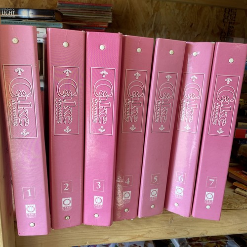 Cake decorating magazines - decorating, no
