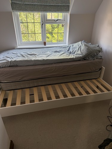 White wooden single - white,