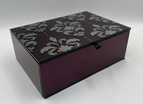 Mirrored jewellery box - &,