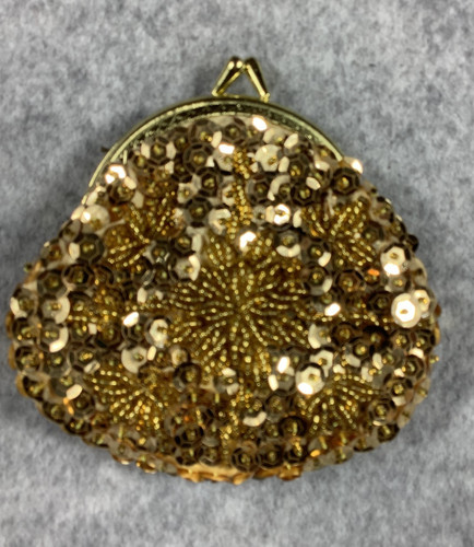 Gold coloured beaded - , 11