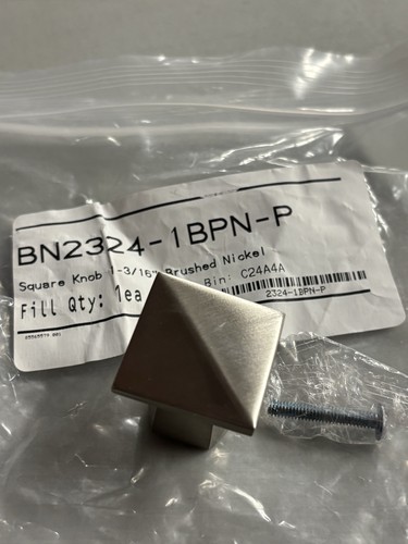 Square cabinet knob - square,