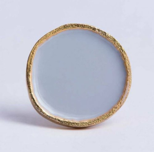 Large light grey gold round - grey,