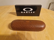 Oakley Unisex sunglasses or