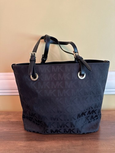 Michael kors logo - kors, black