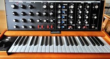 Moog Voyager Old School with