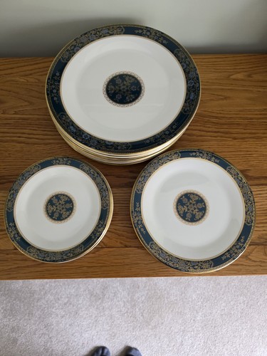 Royal doulton carlyle dinner - doulton,