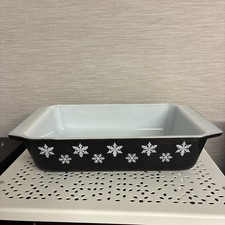 VINTAGE PYREX TABLEWARE 2162