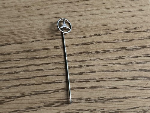 Mercedes metal pin - , badge