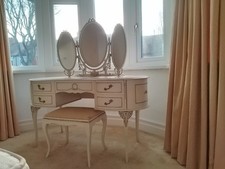 Cream Queen Anne Regency