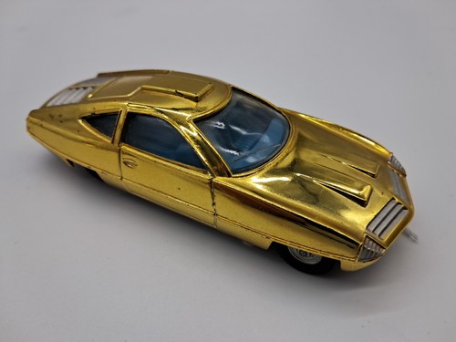 Dinky 352 strakers car - dinky,