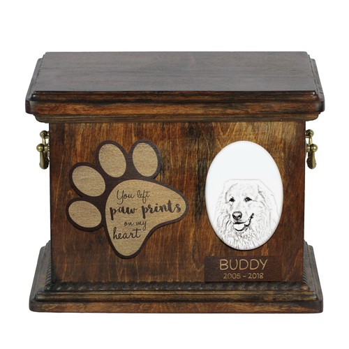 Pyrenean mountain dog - mountain, urn