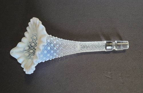 Fenton opalescent epergne horn - fenton,