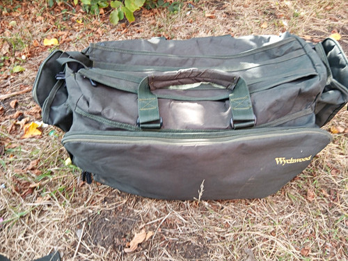 Wychwood carp fishing holdall - carp,