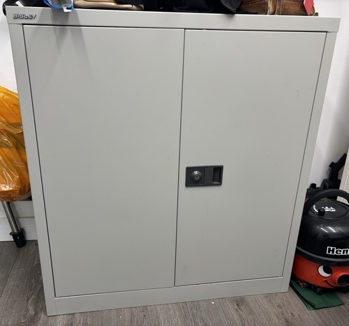 Metal door lockable - metal,