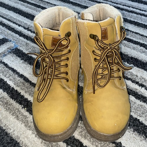 Brown boots size - brown,