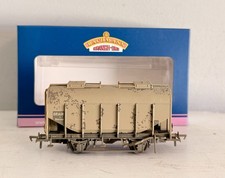 Bachmann 38-600A 21 Ton Grain