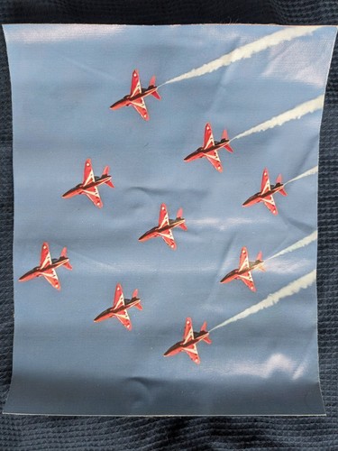 Red arrows canvas print 25cm - red, x