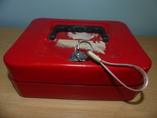 HELIX Small (approx 20x15cm) Metal Cashbox with Key Red
