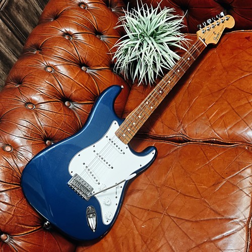 Fender standard stratocaster - fender,