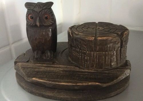 Black forrest carved wooden - black,