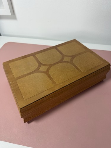 Vintage styled mele wooden - styled,