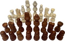 WOODEN SET OF 32 CHESS PIECES