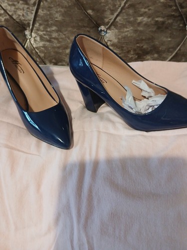 Navy blue court shoes worn - court,