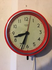 vintage 1950s/60s red bakelite