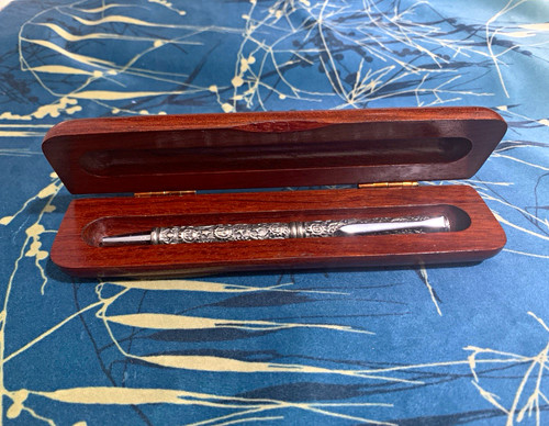 Vintage 2000 millennium - vintage,