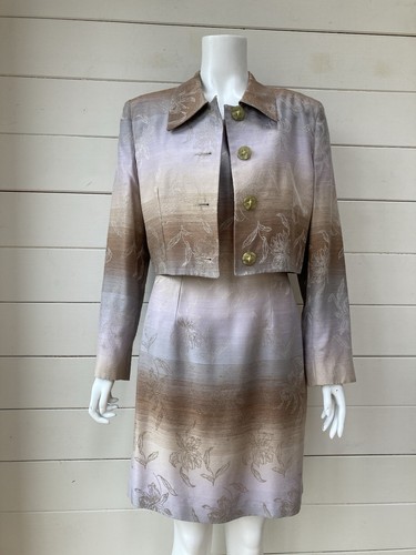 Chic 90s outfit in - a,