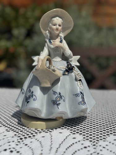 Vintage porcelain music box