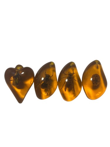 4pcs amber stones with insects - with,