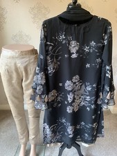 Ladies Asian/pakistani readymade trouser suit 3 piece size small black and gold