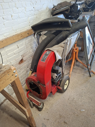Petrol leaf vacuum collector - leaf,