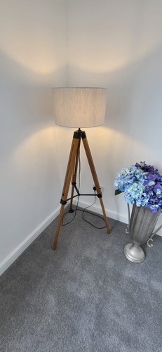Next tripod floor - floor, lamp