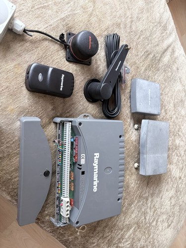 Raymarine autopilot bundle - autopilot,