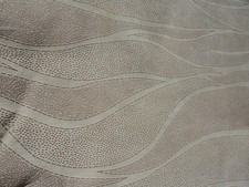 Cream brown wavy - /, pattern