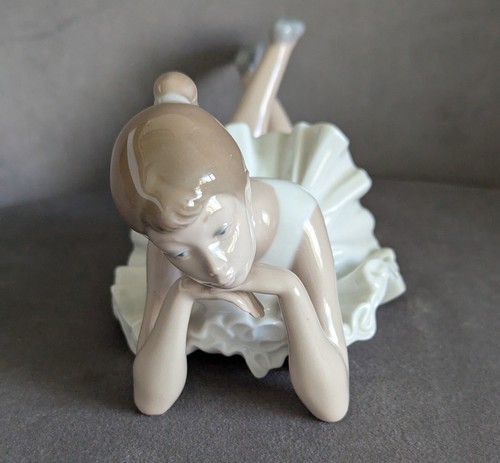 Lladro nao pensive - nao,