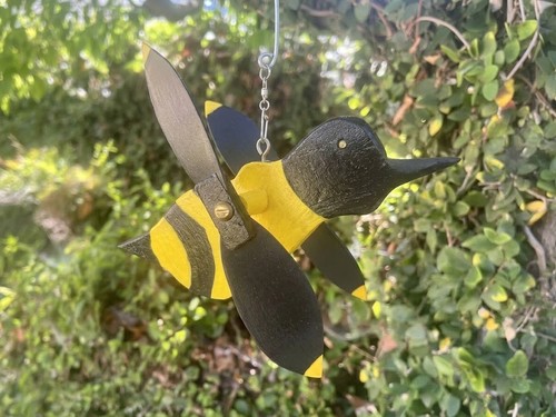 Honey bee whirligig wind - bee,