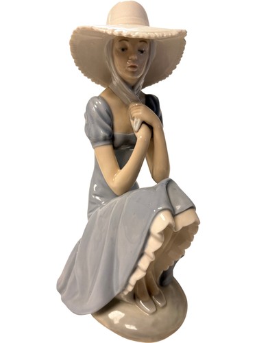 Nao porcelain figurine - nao,