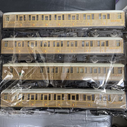 Hornby coaches lner - hornby,, x