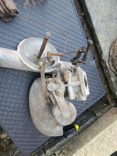 Daimler 250 carb - v8, su