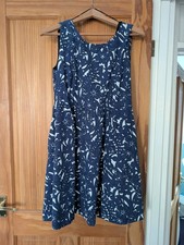 Zara Tulip Dress In Floral Pattern Size 14/16  With Pockets
