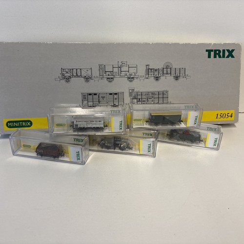 Gauge trix freight car set - n,