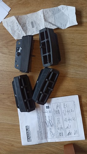Roof bar fitting - roof, f015