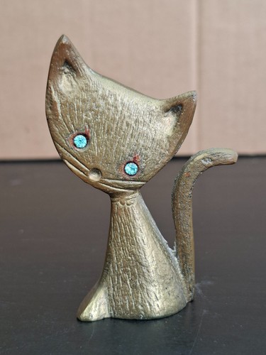 Small vintage novelty brass - small,
