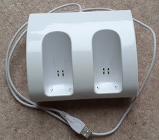 Wii remote charging station