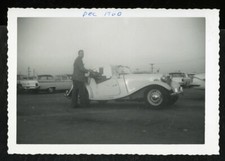 Vintage Photo VINTAGE STANDARD-TRIUMPH CONVERTIBLE CAR AUTO 1960 02
