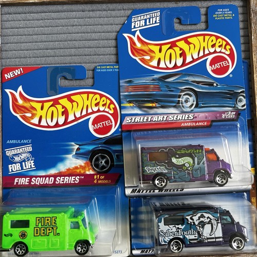 Hot wheels lot ambulance - lot,